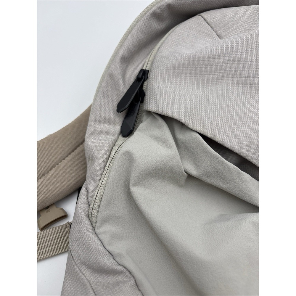 The North Face Women's Isabella Backpack-Gray - Picture 6 of 15